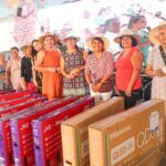 Héctor Santana celebra a más de 15 mil mamás con regalos, música y cariño en Bahía de Banderas