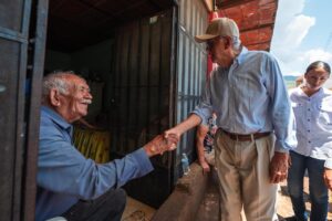 Miguel Ángel Navarro coordina atención inmediata para familias afectadas por las lluvias en Ahuacatlán