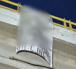 TERROR EN TEPIC AL DEJAR  DOS COLGADOS E IGUAL NÚMERO DE NARCOMANTAS