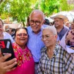 Miguel Ángel Navarro y Beatriz Estrada mejoran espacios educativos en la primaria “16 de Septiembre” de Acaponeta
