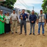 Supervisa Israel Santillán avance de obra en la calle Simeón de Mezcales