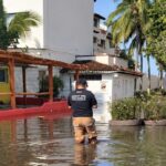 Protección Civil mantiene operativo tras lluvias y alto oleaje en Puerto Vallarta