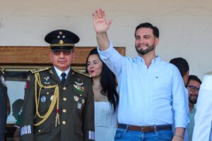 Vallartenses y turistas disfrutaron el tradicional desfile cívico-militar