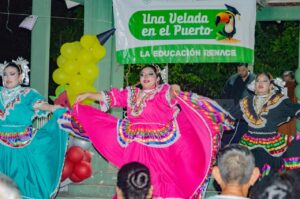 Talento vallartense brilla en la colonia San Esteban durante “Una Velada en el Puerto”