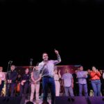 Héctor Santana comparte la alegría de las fiestas patronales en la Emilio M. González, Altavela y Santa Fe